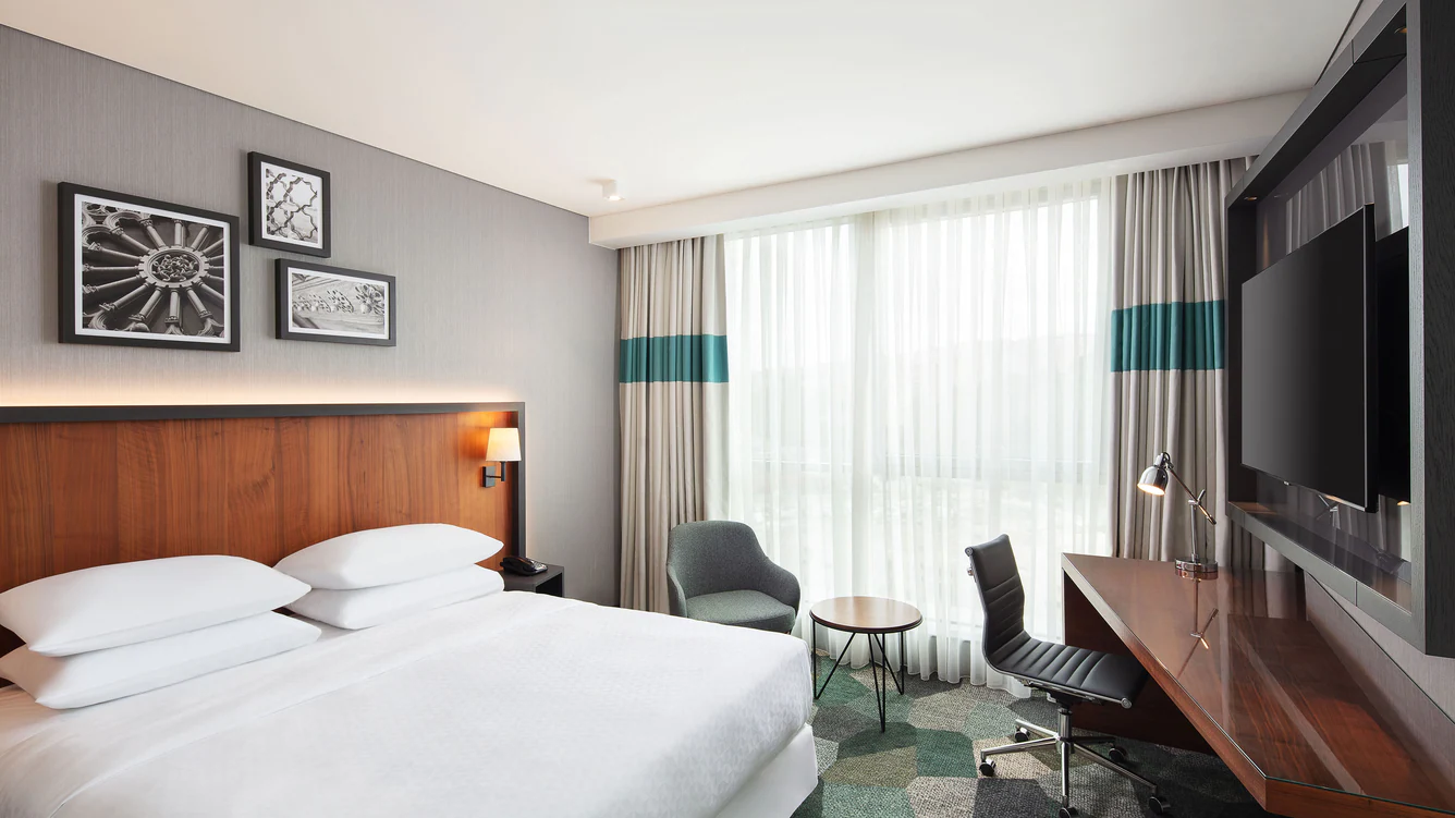 king deluxe guestroom sheraton istambul